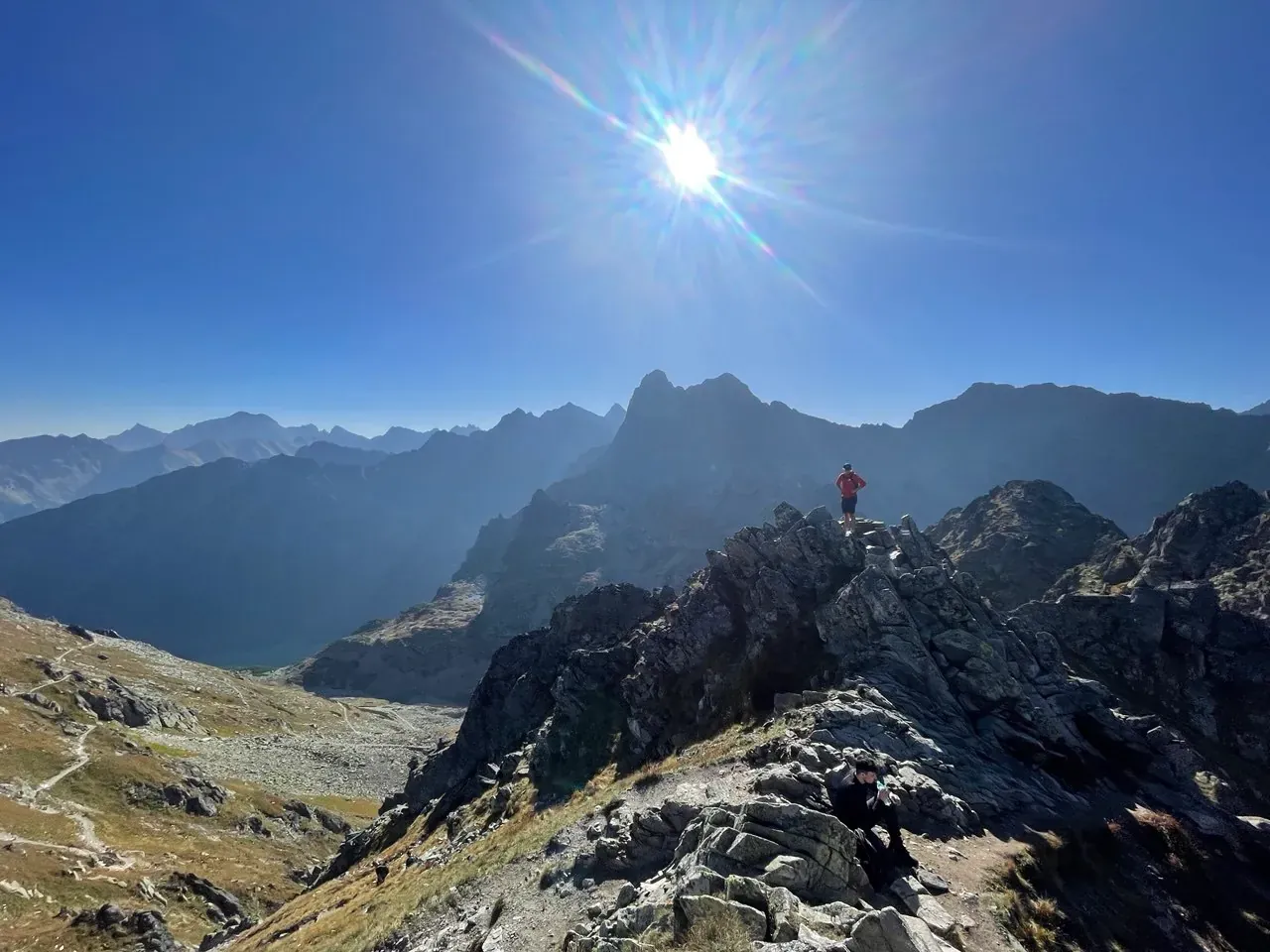 Szczyty Tatr w słońcu